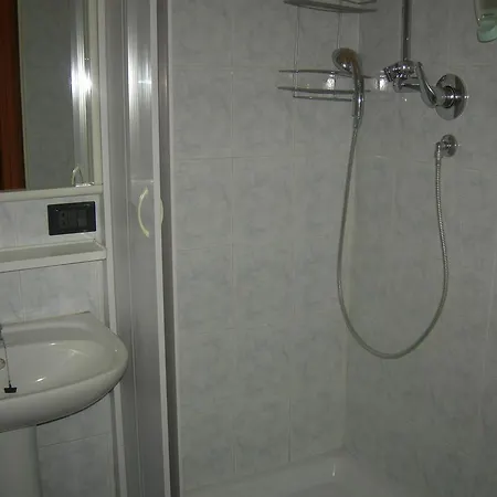 Euro Hotel *